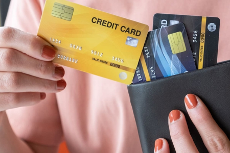 Thẻ tín dụng online là gì? Có khác gì thẻ mở tại ngân hàng? 